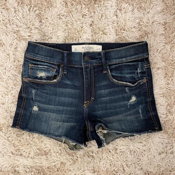 Abercrombie Denim Shorts Size 0 (25) Dark Wash Distressed - Picture 1 of 4